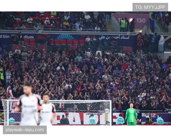 卡马文加控场显神威,助球队逆转取胜表现抢眼 卡马文加控场显神威,助球队逆转取胜表现抢眼