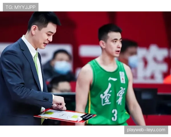 楚阿梅尼表现稳健,攻防转换中成球队关键支柱 楚阿梅尼表现稳健,攻防转换中成球队关键支柱