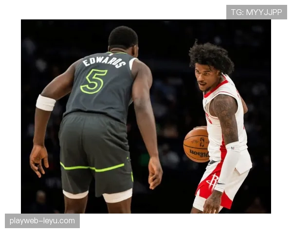 阿门·汤普森由补防转无球切入 提升挡拆后卫出手机会