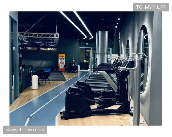 肖若腾这训练强度，凌晨四点健身房打卡是认真的？